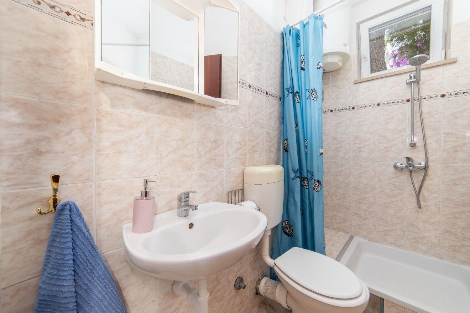 Apartments More Брист Екстериор снимка