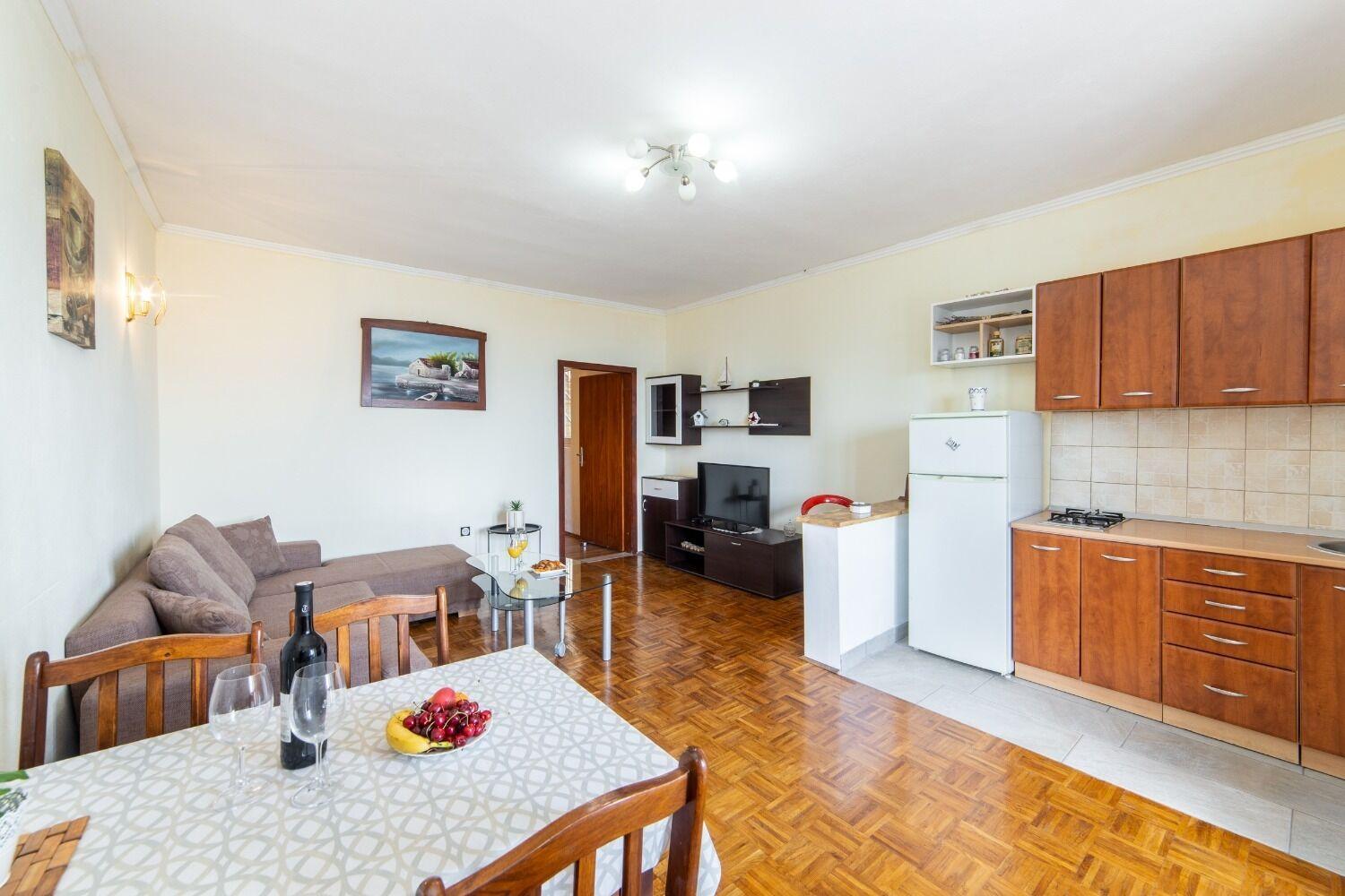 Apartments More Брист Екстериор снимка