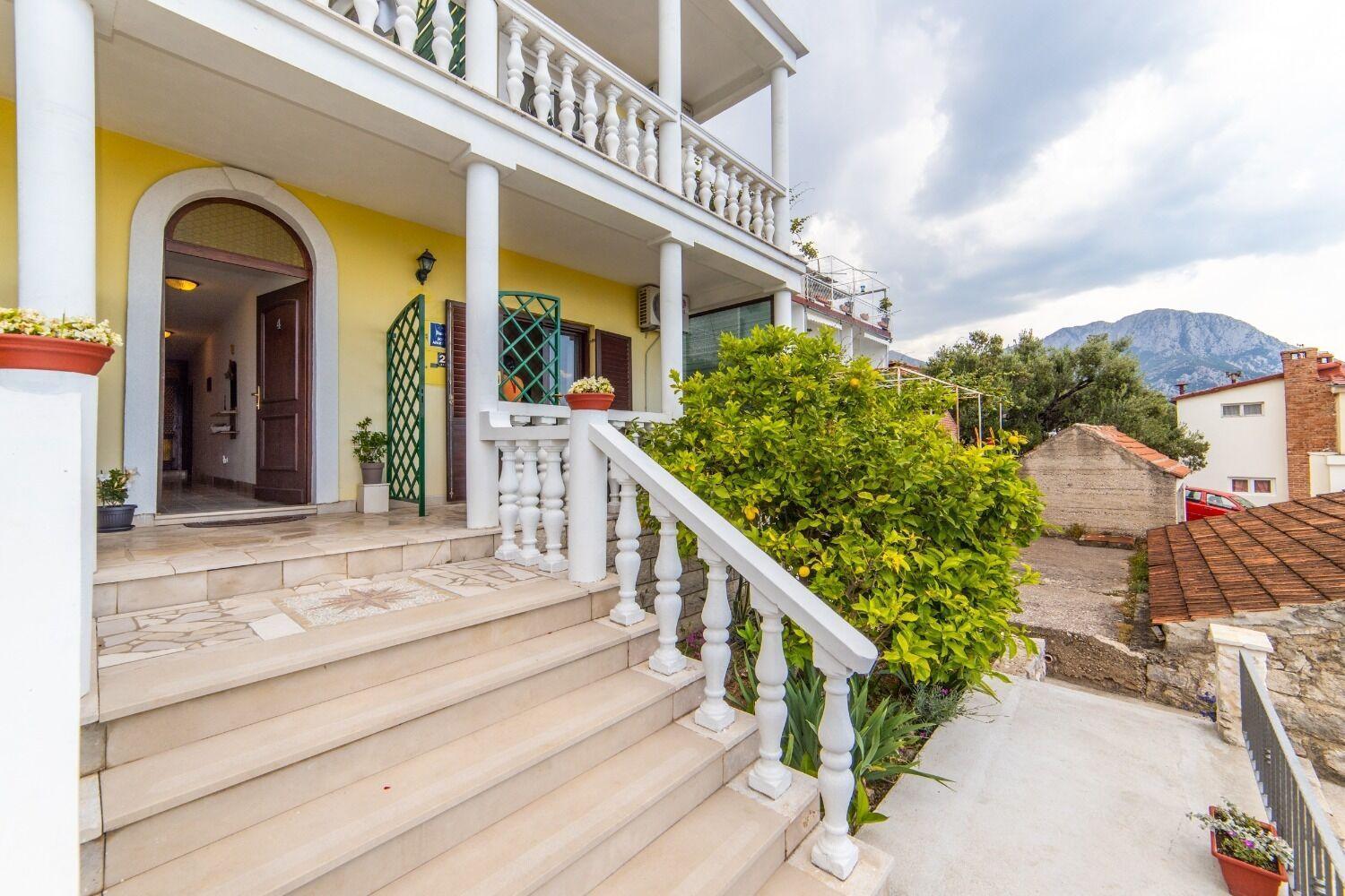 Apartments More Брист Екстериор снимка