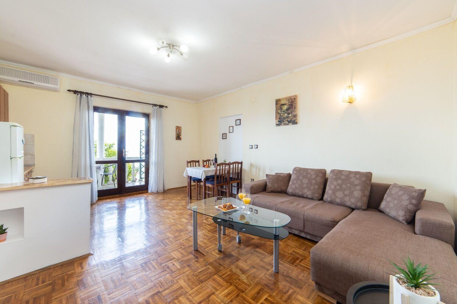 Apartments More Брист Екстериор снимка